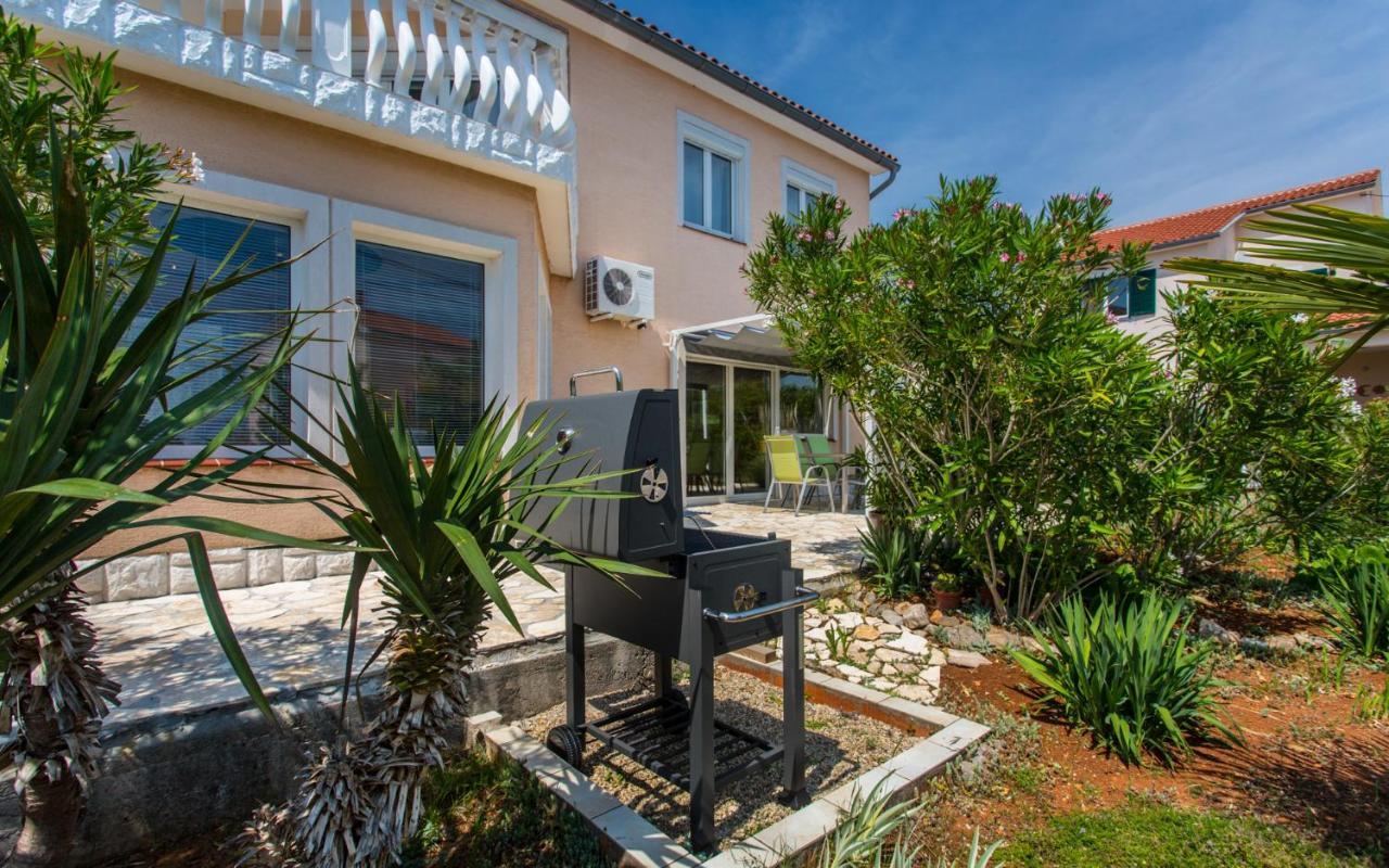 Holiday Home Nika Linardići Buitenkant foto