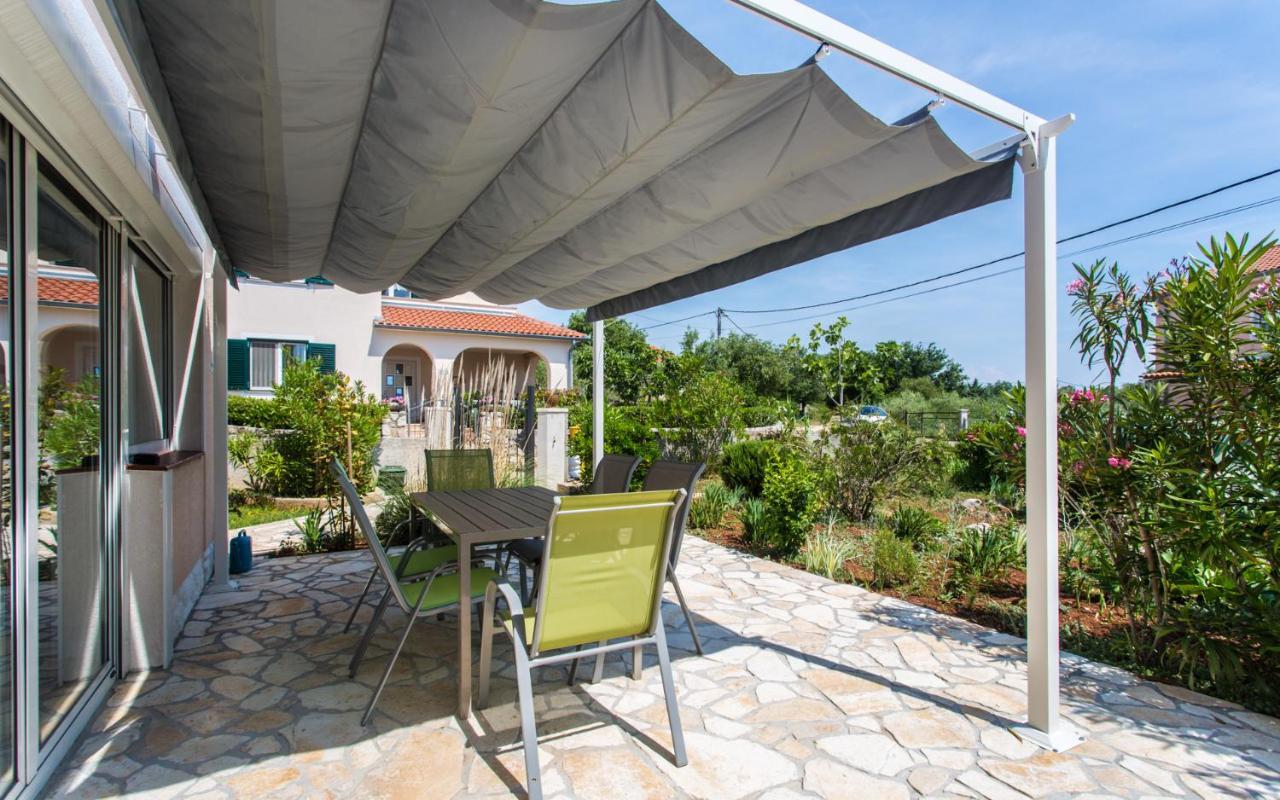 Holiday Home Nika Linardići Buitenkant foto